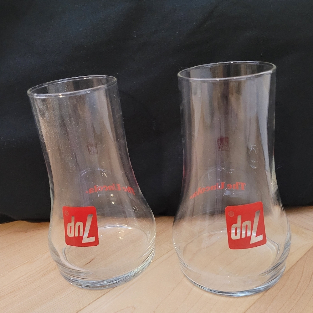 2 Vintage 7up the uncola upside down glasses
